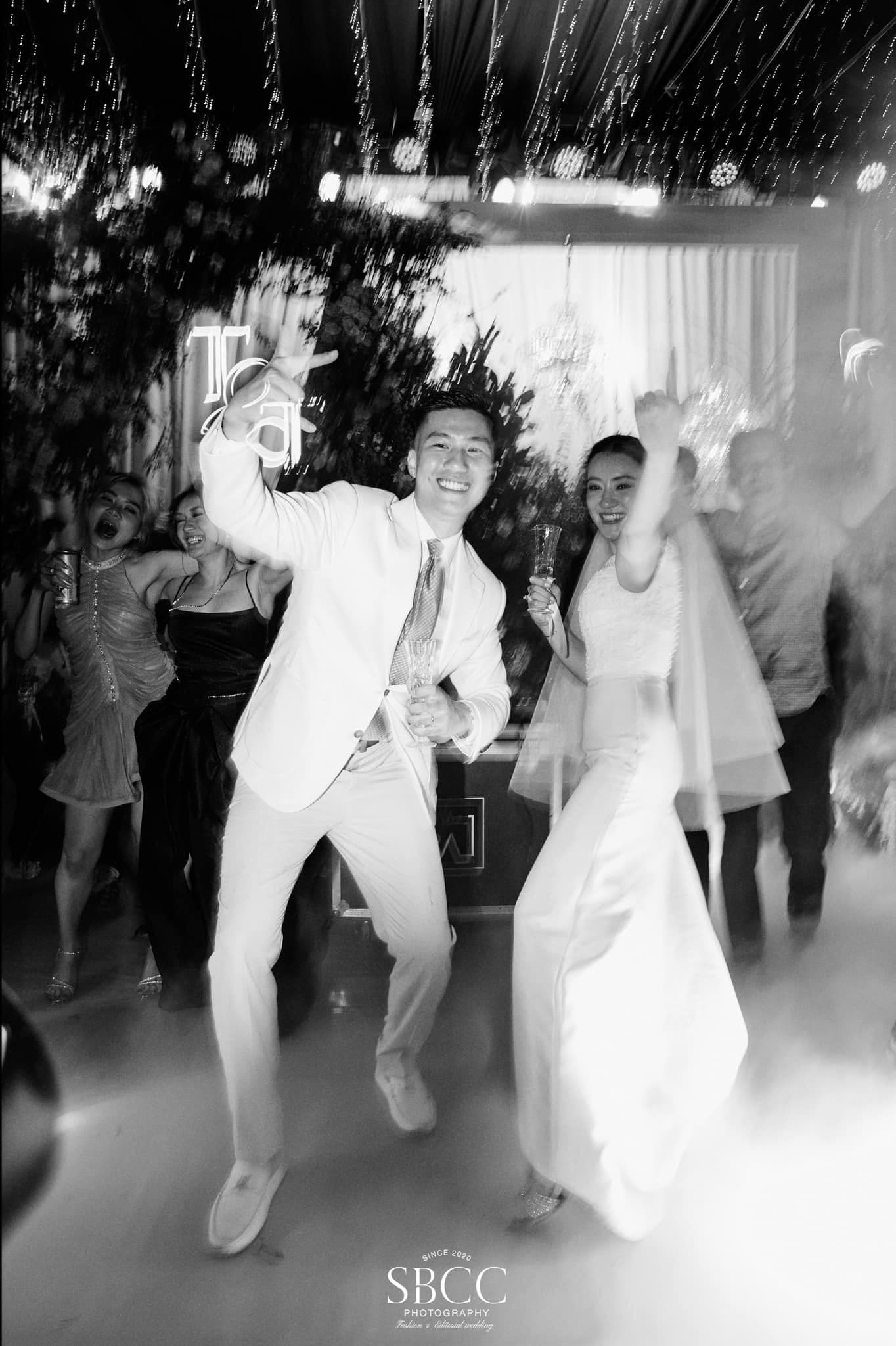 The couple through the celebration
