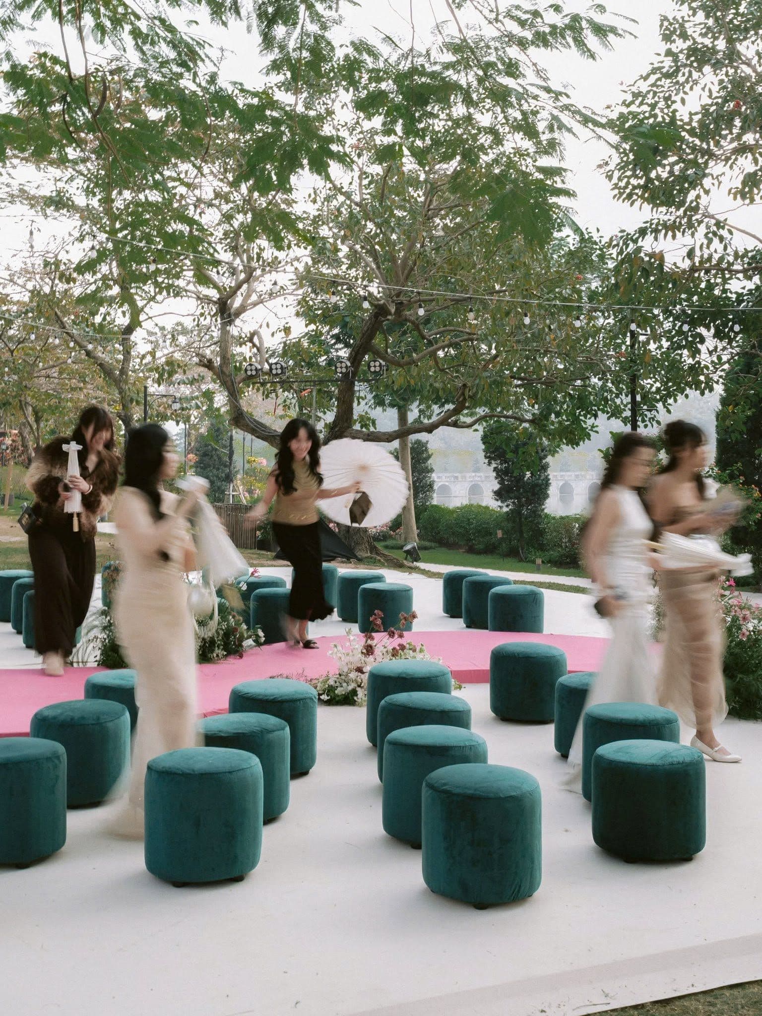 Chau & Duc — moment 30