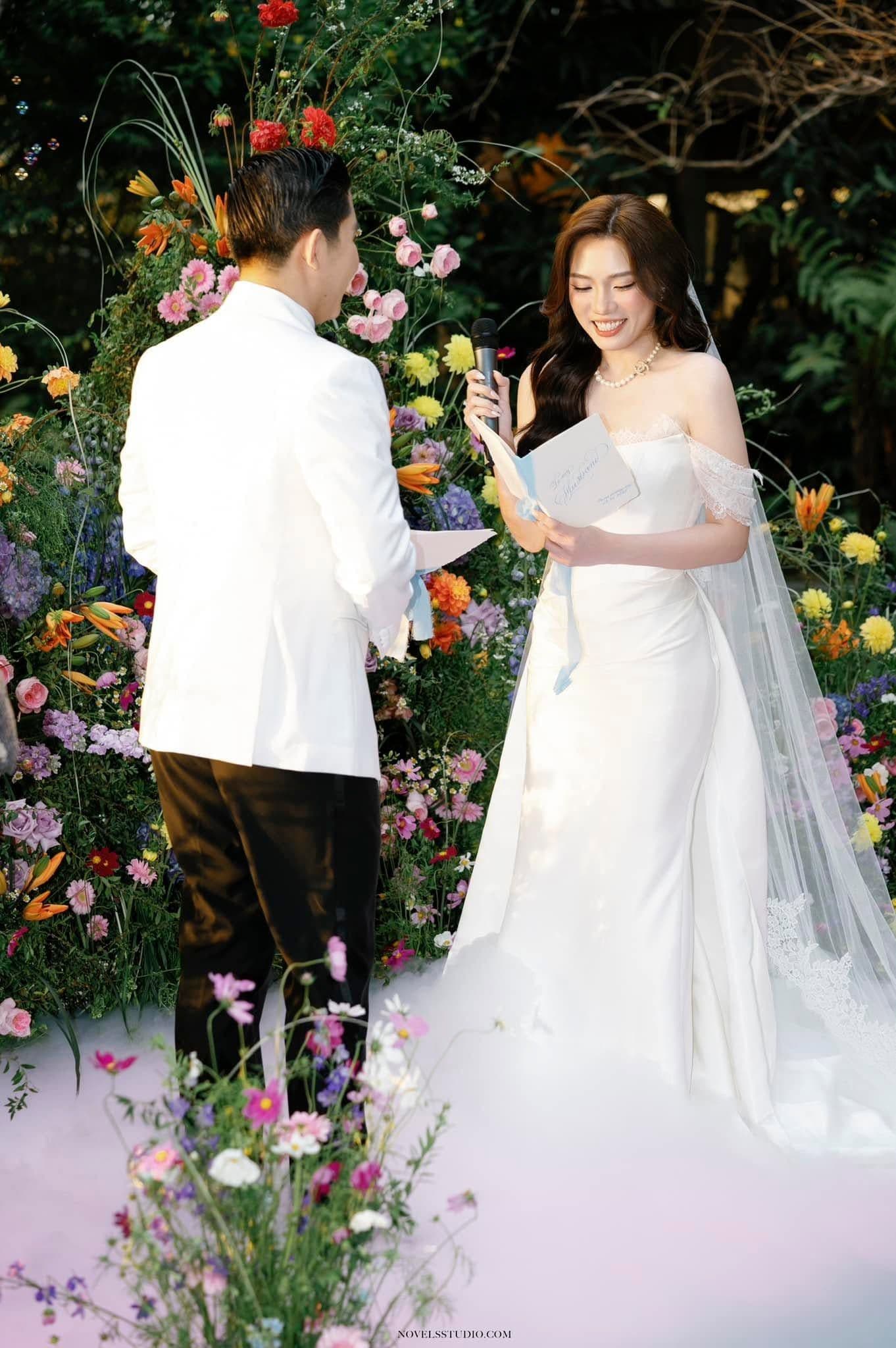 Nhat Anh & Anh Thu — moment 21