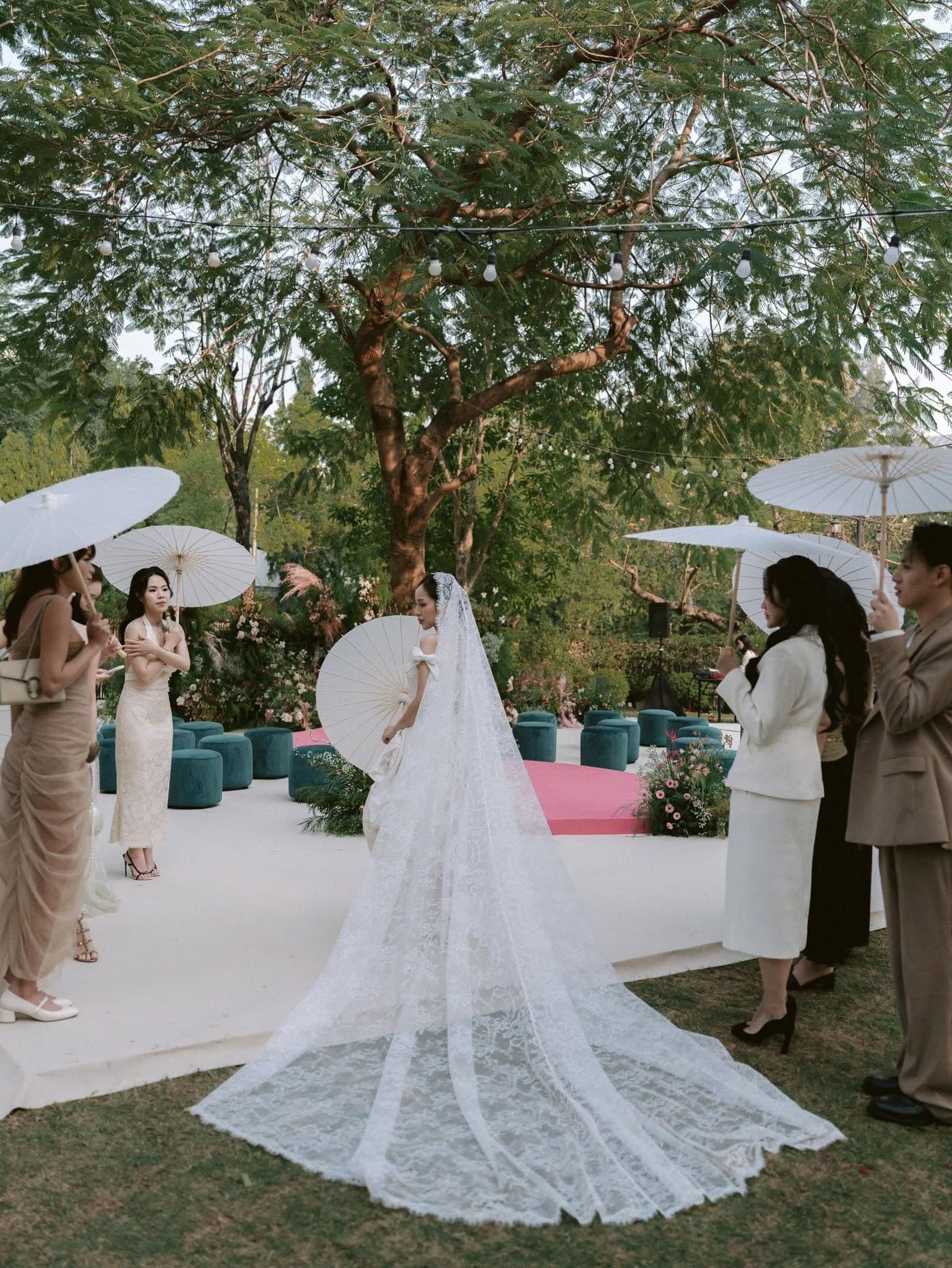 Chau & Duc — moment 32