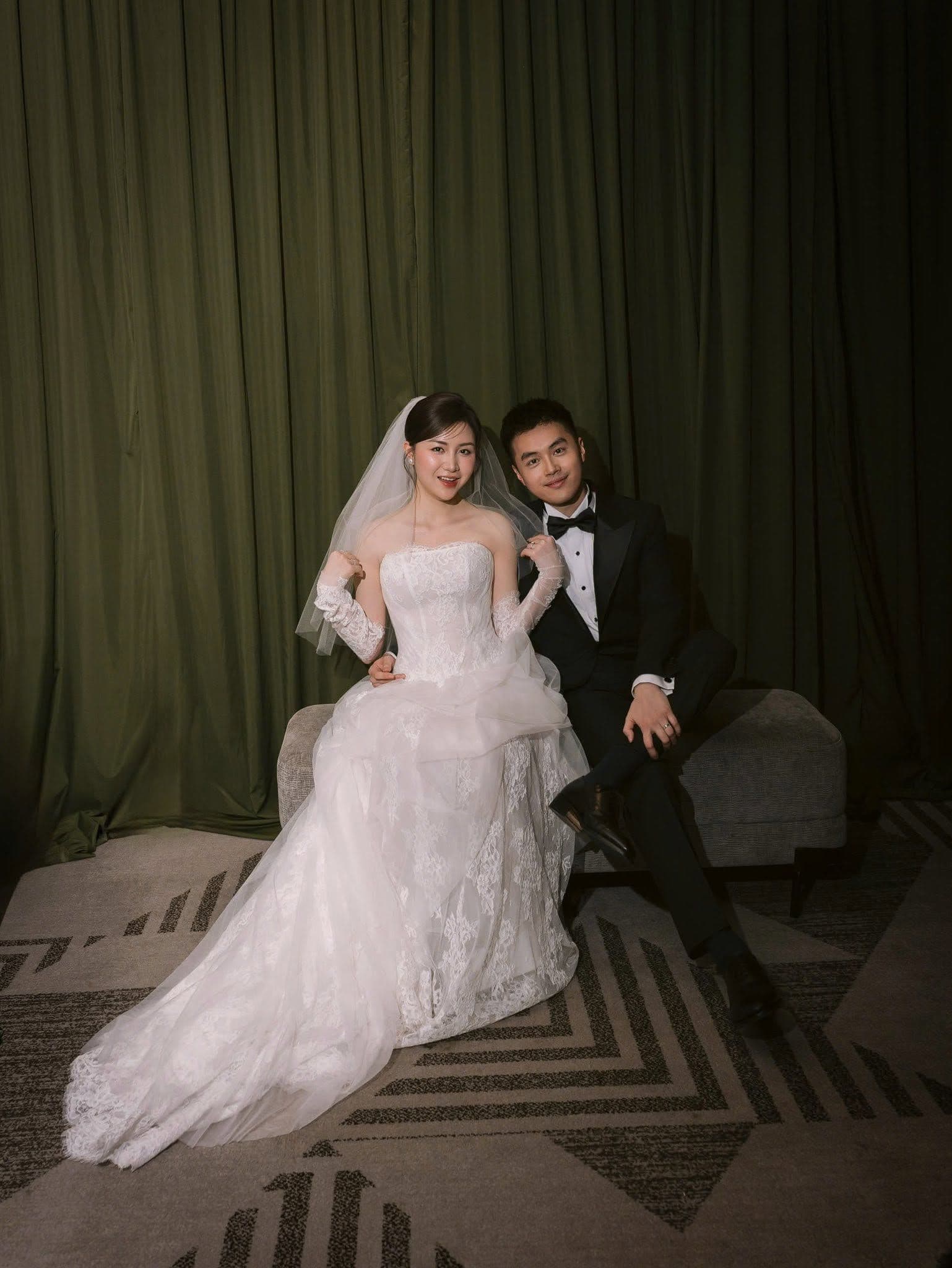Hung & My Anh — moment 6