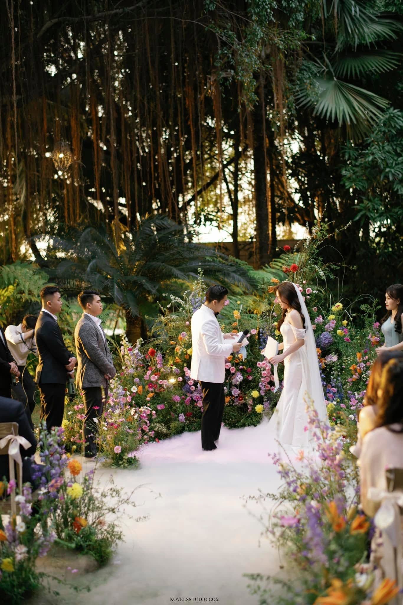 Nhat Anh & Anh Thu — moment 41