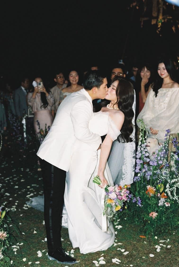 Nhat Anh & Anh Thu — moment 3
