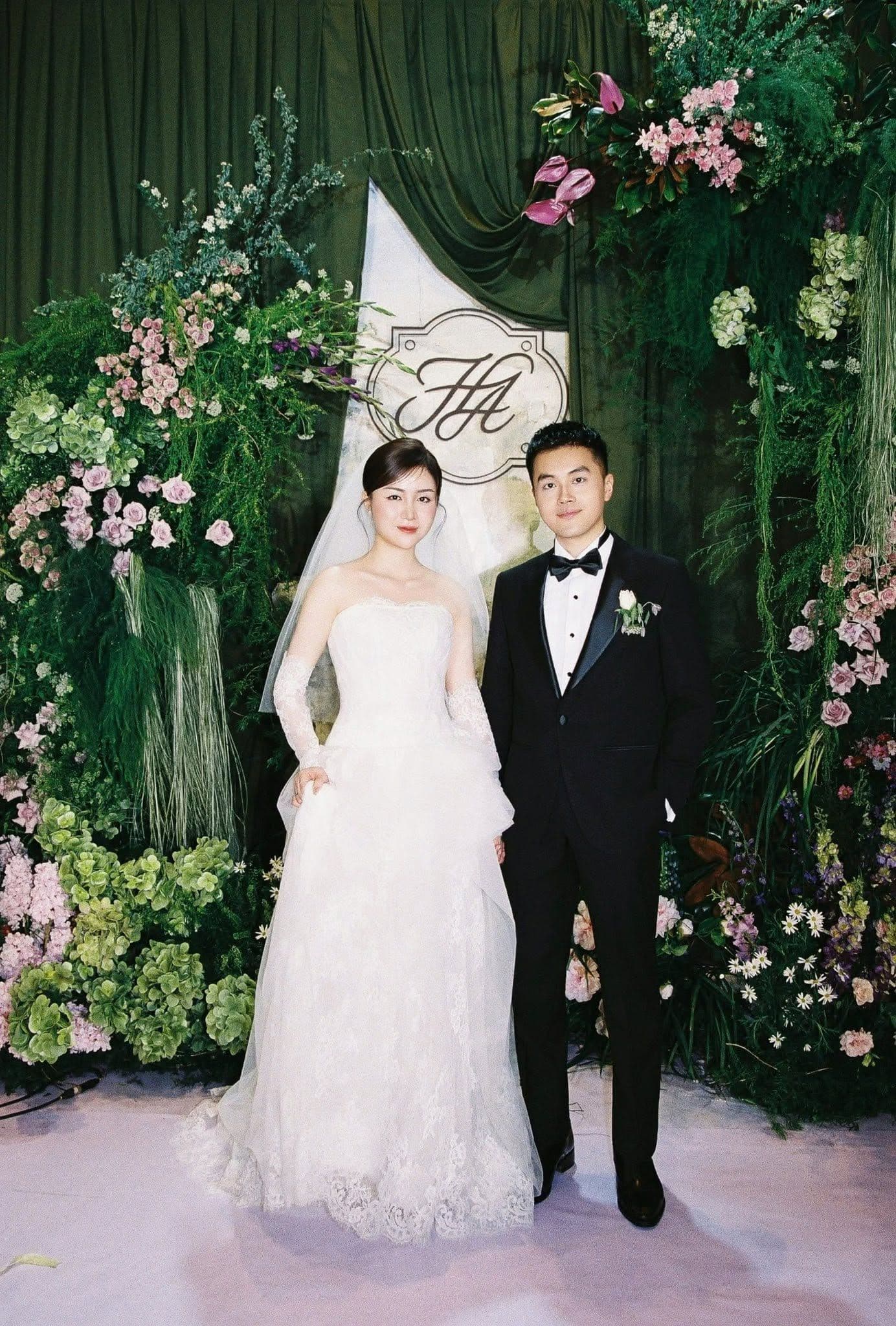 Hung & My Anh — moment 27