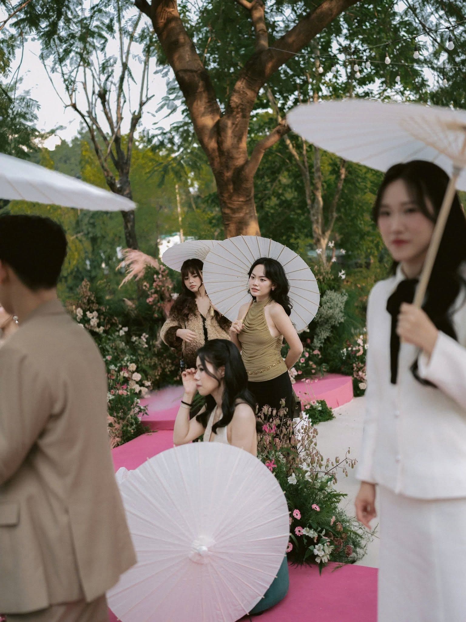 Chau & Duc — moment 29